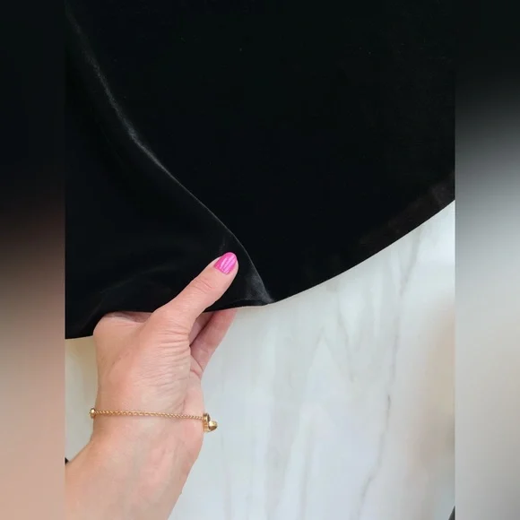 Black Velvet Long-Sleeve Midi Dress - Picture 4 of 14